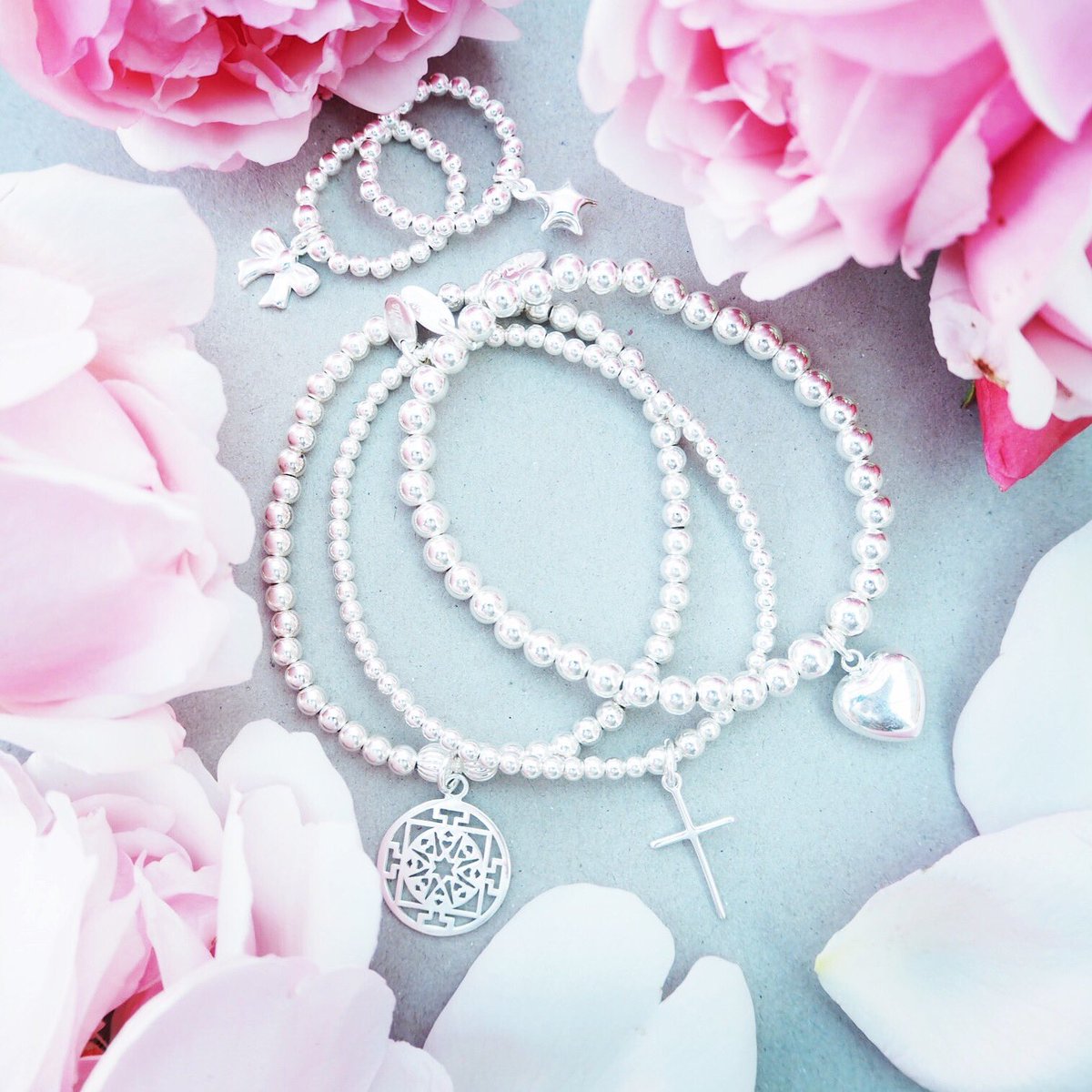Dolliejewellery's tweet photo. Pretty Dollie 💗#dolliejewellery #dolliestack #pinkroses https://t.co/cmHkxldNa5 https://t.co/x6P0wLDMxA
