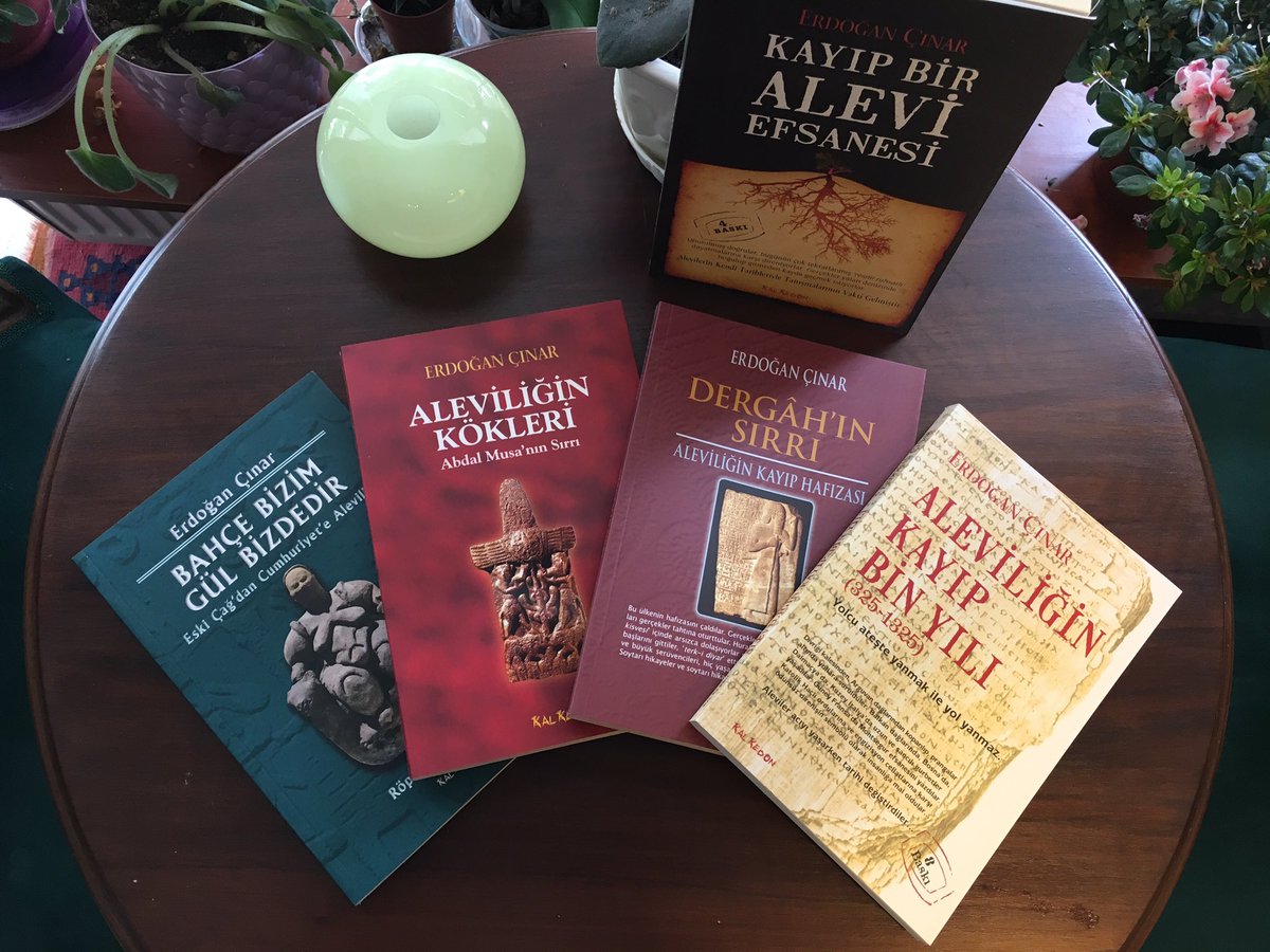Alevilik tarihi ile ilgilenen okurlarımız için #KalkedonYayınları etiketli #ErdoğanÇınar imzalı bu kitapları mutlaka öneriyoruz.