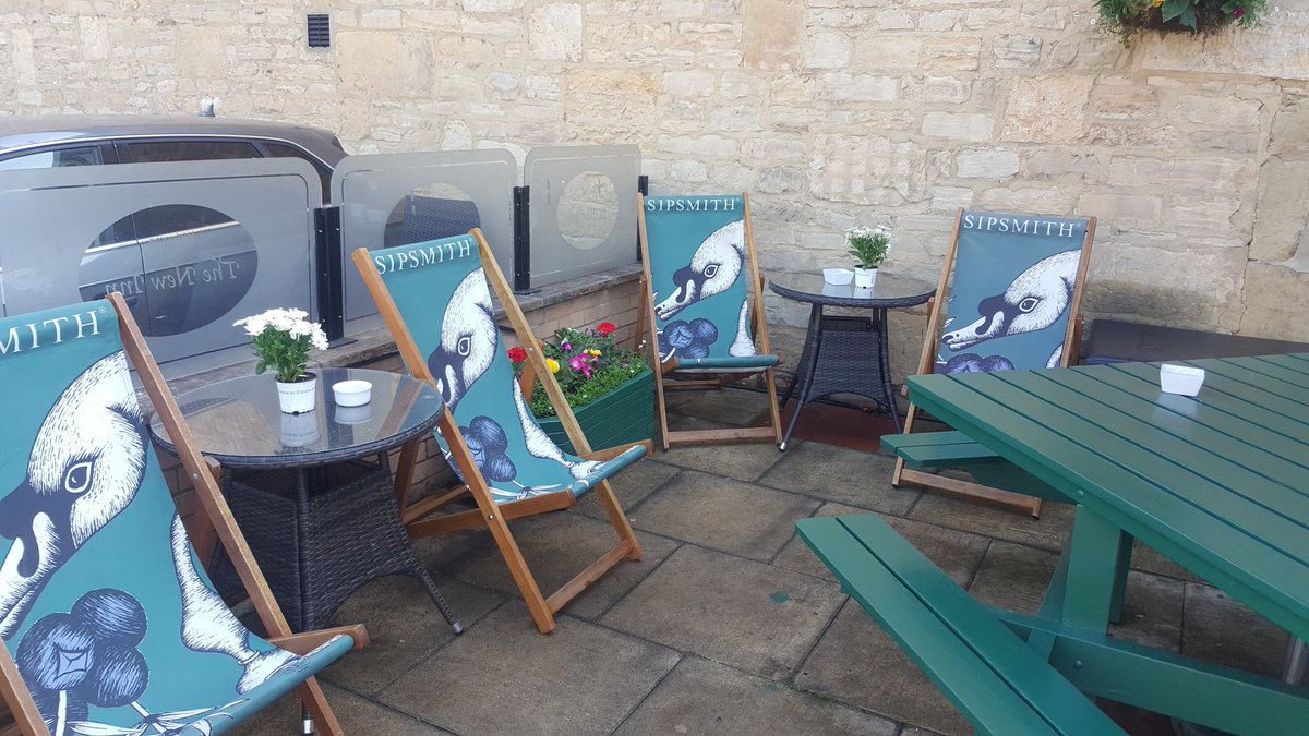 NewInnWetherby's tweet photo. Come and enjoy the sunshine in our new Sipsmith gin garden!! https://t.co/4pg2MKAyUV