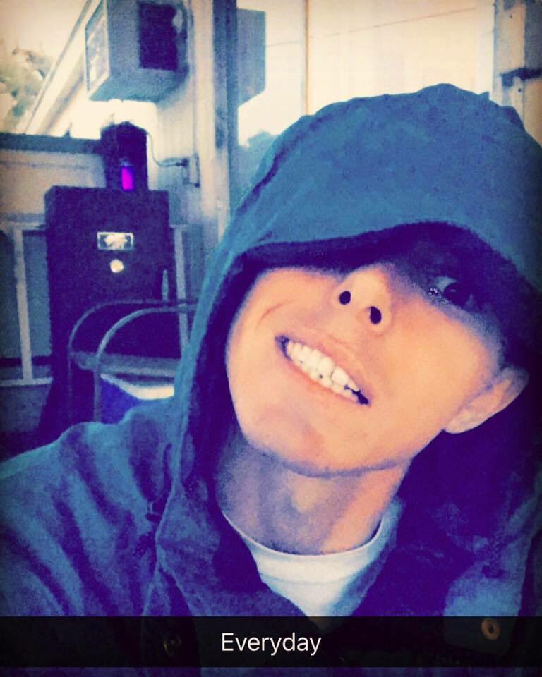 WhyteBihh's tweet image. Still think you mothafuckas should follow my gram💯💯