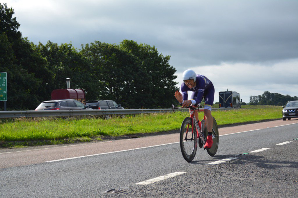 thebordertrophy's tweet photo. Who is this cheeky chap @Kinrossvelo giving our photographer @majorsmam a 😃at the A. Speed 50TT on Sunday? 🚴🏻👍🏻 https://t.co/YNGTxj5D2V