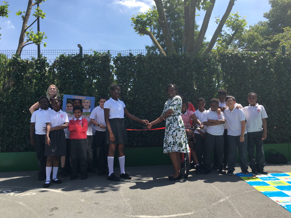 Lambeth school ‘Green Screen’ installed to combat air pollution with funding support from @NSLConnect love.lambeth.gov.uk/green-screen/ #lovelambeth