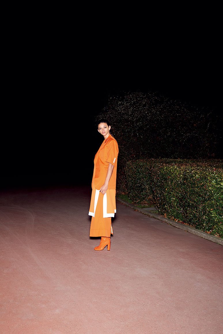 LOFFICIELCHINA's tweet photo. Color of the night. https://t.co/VPclUP3bvK