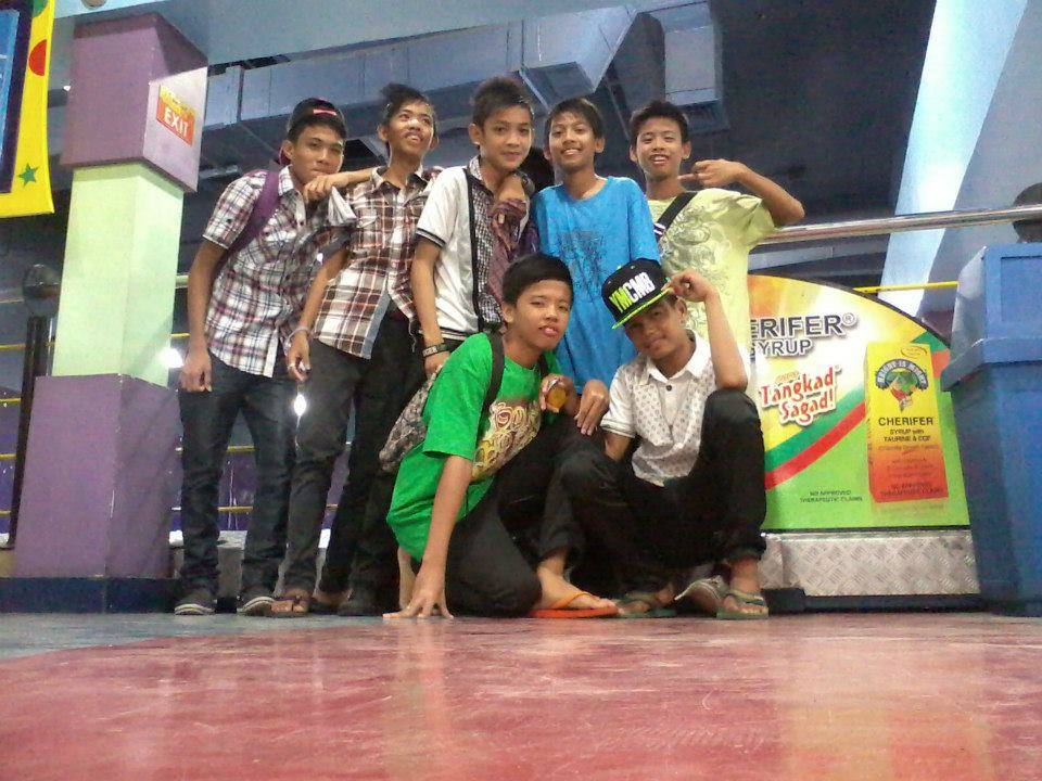 simplejhemery's tweet photo. #Throwback ! π€babalik nalang ako kung saan ako naging masaya , π€‘ #Dance #Brethren #Nitrousimagecrew https://t.co/1dqNQkeoQs