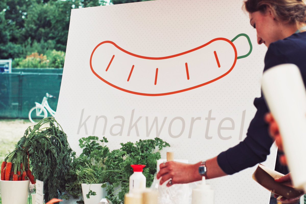 Vanavond met <a href="/knakwortel/">Knakwortel</a> bij @eenvandaag over onze #broodjesrevolutie 🌟 #knakwortel #startup #groente #gezond