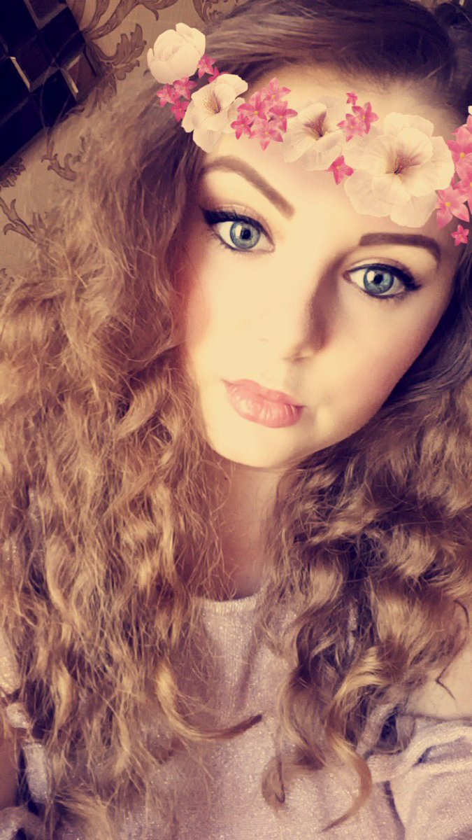 Gemlbarnes's tweet photo. Cute selfie😘 #snapchat https://t.co/BlJULboUAk