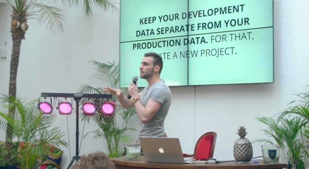 Sara_Laurent's tweet photo. Cette semaine @LeCoupa est l'expert #Growth #Hacking de la semaine avec @Sherlocklebot 👍 ! #StartUp #LearnEveryday https://t.co/lJJWAxE6aA