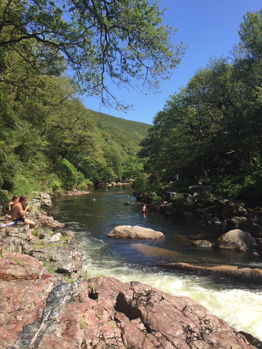 flookster1's tweet photo. Not a bad way to spend your Sunday here in Devon . ❤️#dartmooradventure #SharrahPool #WorthTheTrek https://t.co/uupZetUduI