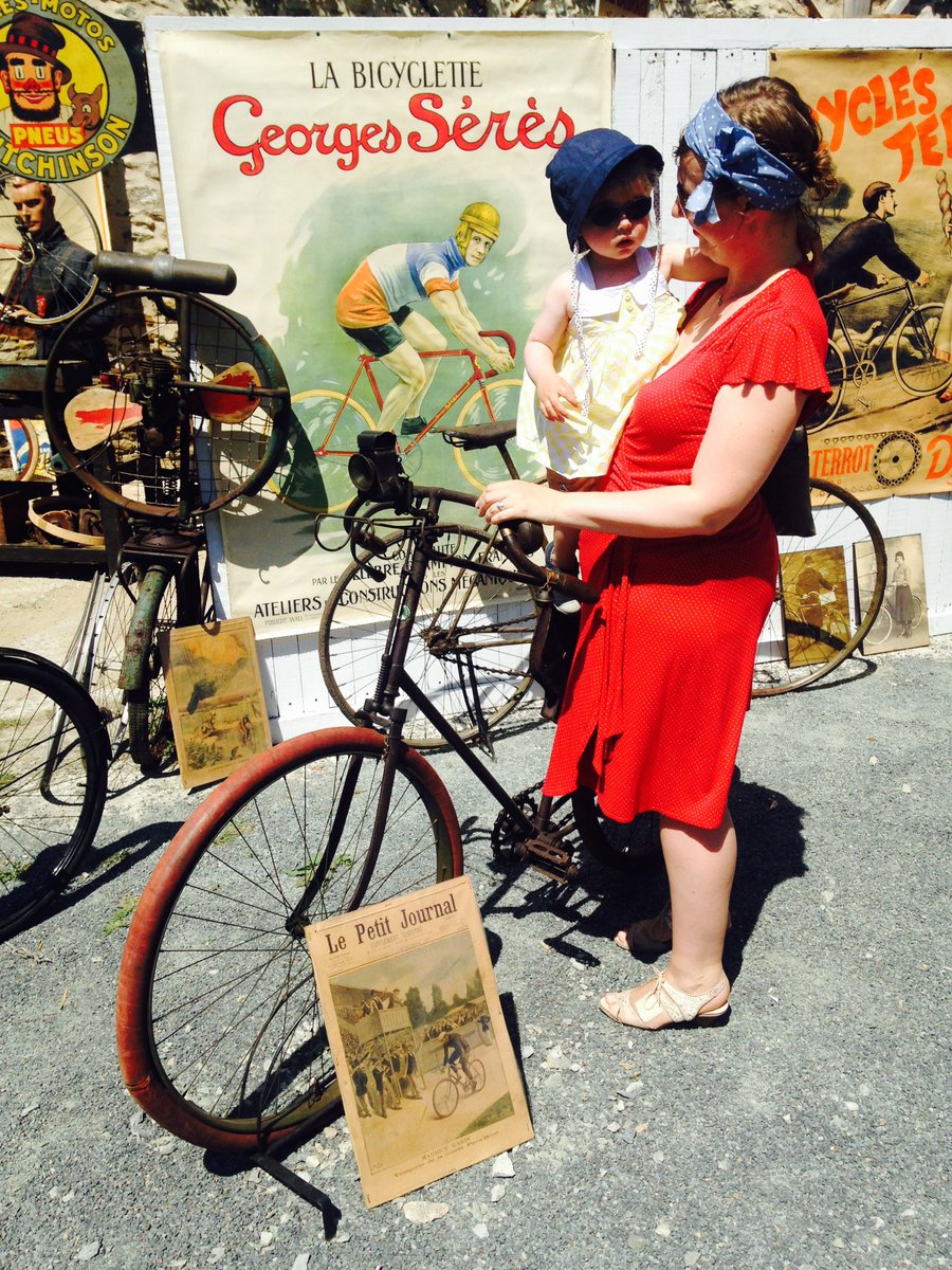 mayennecreative's tweet photo. C'était bien #vintage la #VéloAggloRétro avec l'équipe de #mayennecreative À l'année prochaine @LavalTourisme #VeloAggloRetro https://t.co/XuvFoc7yJd