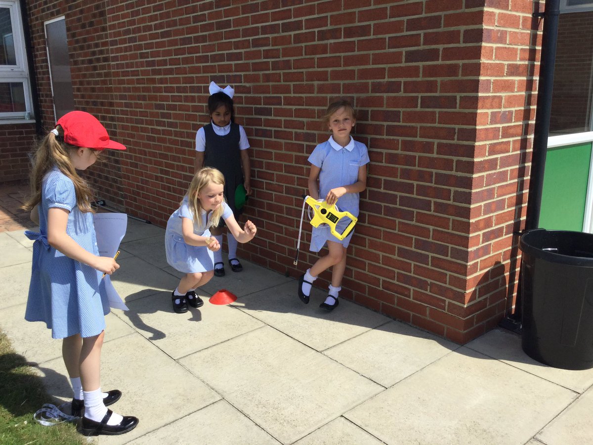 GLPrimary's tweet photo. We wonder whose jump is the longest...#GLproblemsolvingweek https://t.co/WxqRBl5067
