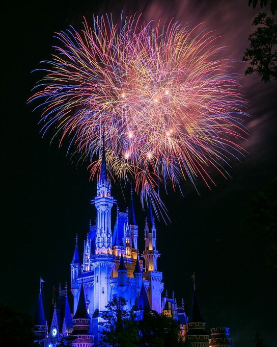 ディズニーランドの花火17 おすすめの場所や時間は 穴場もチェック Travelnote トラベルノート