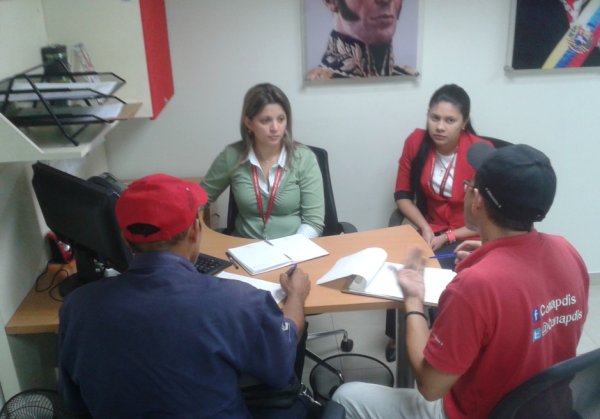 Conapdis's tweet photo. #Noticia Conapdis inicia plan de sensibilización en el Banco Bicentenario @BcoBicentenario https://t.co/L19DyFLgKY https://t.co/PWXs06Ay1R