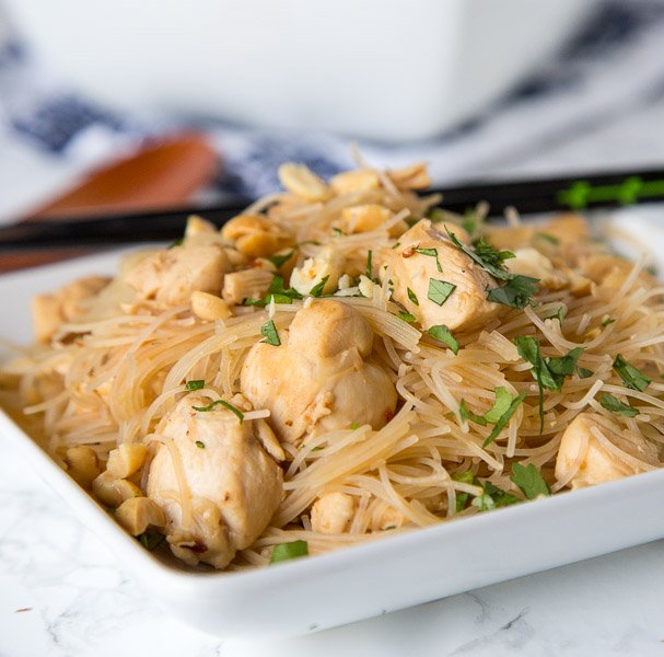 rachelcooksblog's tweet photo. RT @Dinnersdishes Spicy Asian Noodles with Chicken @Cooking_Light #clblogger #clkitchen https://t.co/hMIrHhBZn5 https://t.co/BQu756pmGP