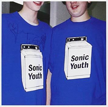pantryboy's tweet photo. AirやSonic Youthのアルバムジャケットをマイク・ミルズが手掛けていたとは知らなんだ。そんなミルズの『20センチュリー・ウーマン』は映画自体もさることながら、劇場パンフレットが本当に充実している。とはいえ一番書いて欲しかったことがなかった。書こうかな。 https://t.co/WwTO4zKhm2
