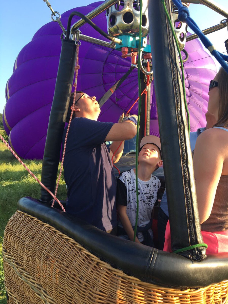 Ballooningmedia tweet media