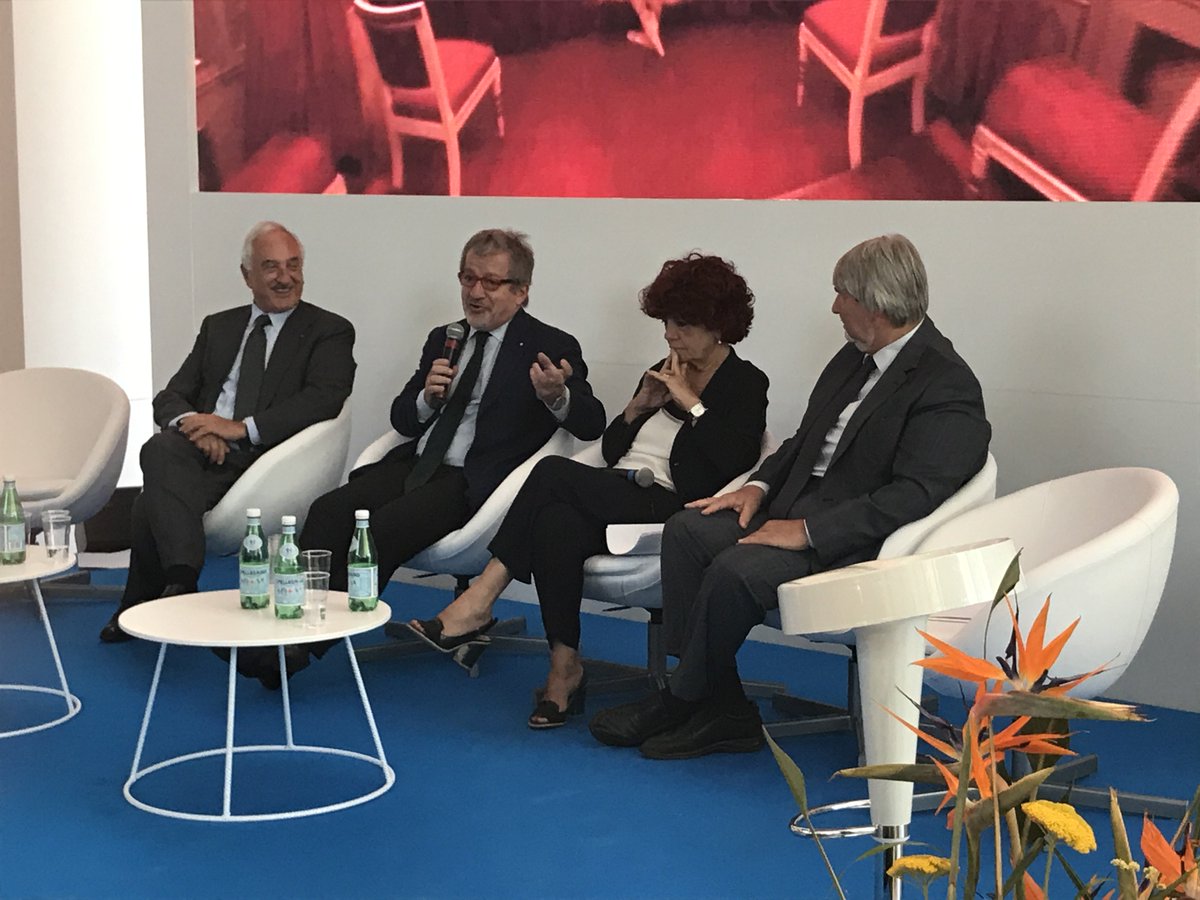 RegLombardia's tweet photo. #LNews @RobertoMaroni_  durante il suo intervento agli #StatiGenerali #Innovazione, #Istruzione, #Formazione, @KilometroRosso, #Bergamo https://t.co/xnjjwG86s4