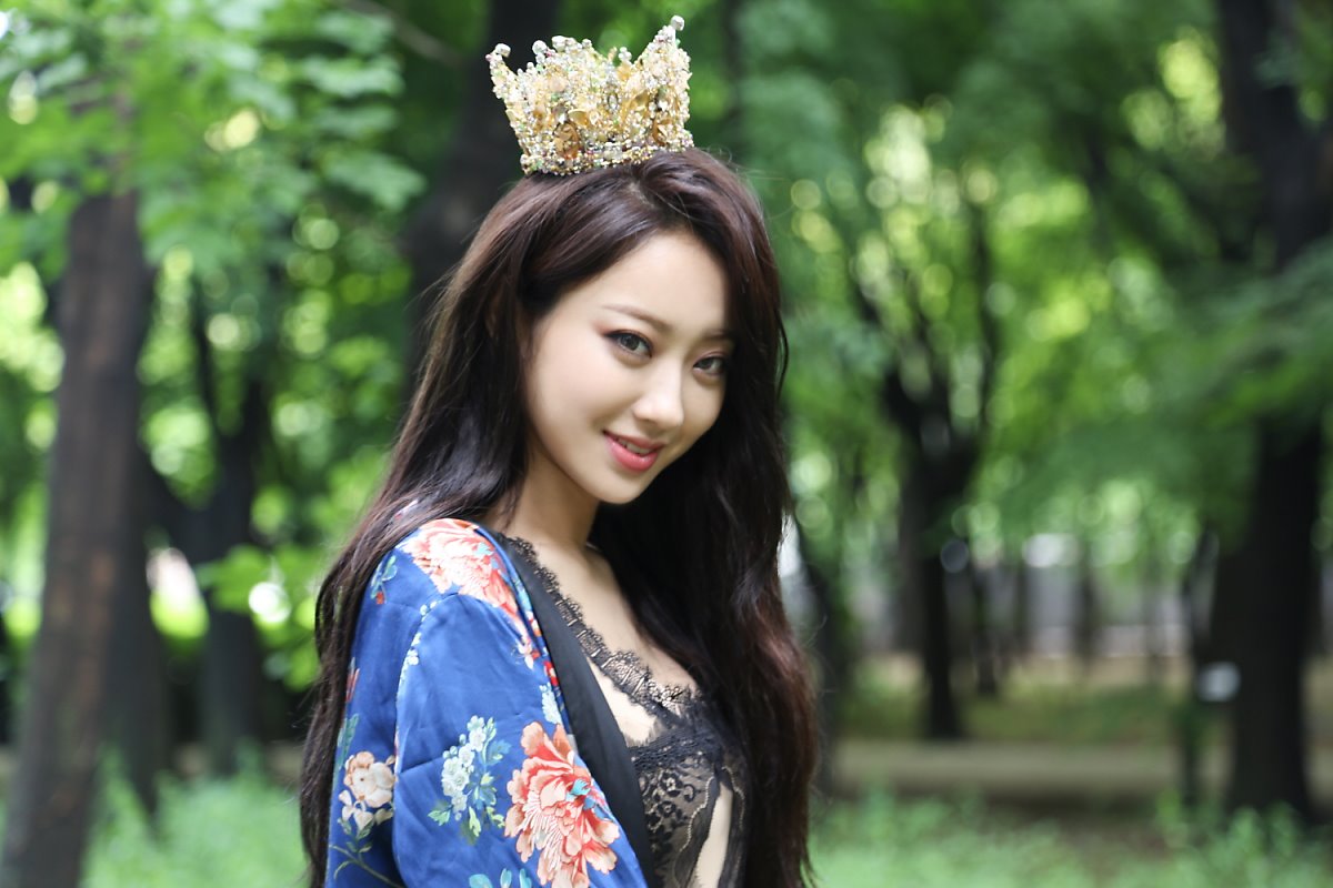 Nine9Memories's tweet photo. [ #NAVER ] Few samples of Behind the scene pictures -  more on https://t.co/nZgCR6tMyM #나인뮤지스 #9Muses #아이덴티티 #Identity #기억해 [1] https://t.co/wZ5Jf7oI7b
