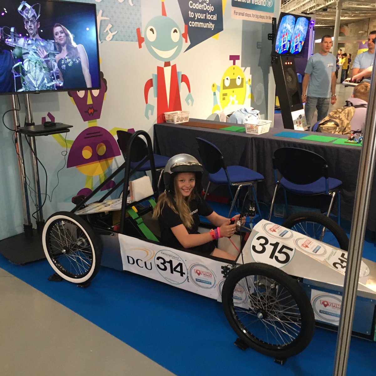 EoinKCostello's tweet image. Our Monika and I had a fantastic time at @CoderDojo @coolestprojects on Sat meeting our heroes & seeing great projects from across #Ireland