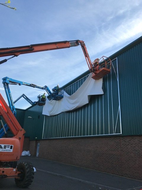 Spectrum_SG_Ltd's tweet photo. We're delighted to be one of the companies involved in the Bunnings roll-out across the country. This huge flex face has now been completed. https://t.co/EvHdNMQFZf
