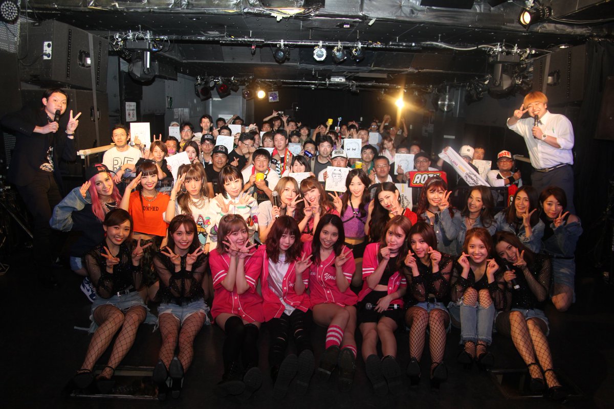 mitsu969696's tweet photo. さりげなーく俺写ってるけどどこでしょう?w
#GirlsJAM2 #集合写真 https://t.co/wQ2icLGKI2