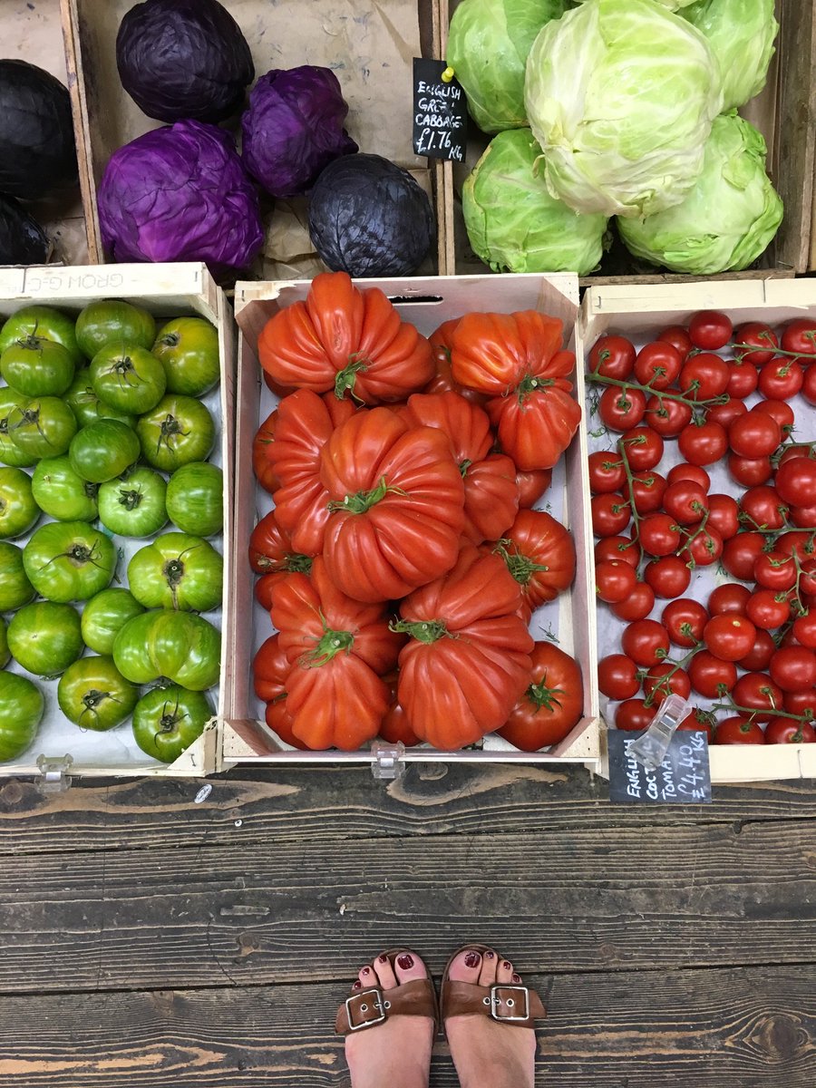 the biggest tomatoes in Great Britain are at <a href="/parkwaygreens/">Parkway greens F&V</a> for tomato based snacks go to....
myprimrosehillkitchen.com
#tomato #salad