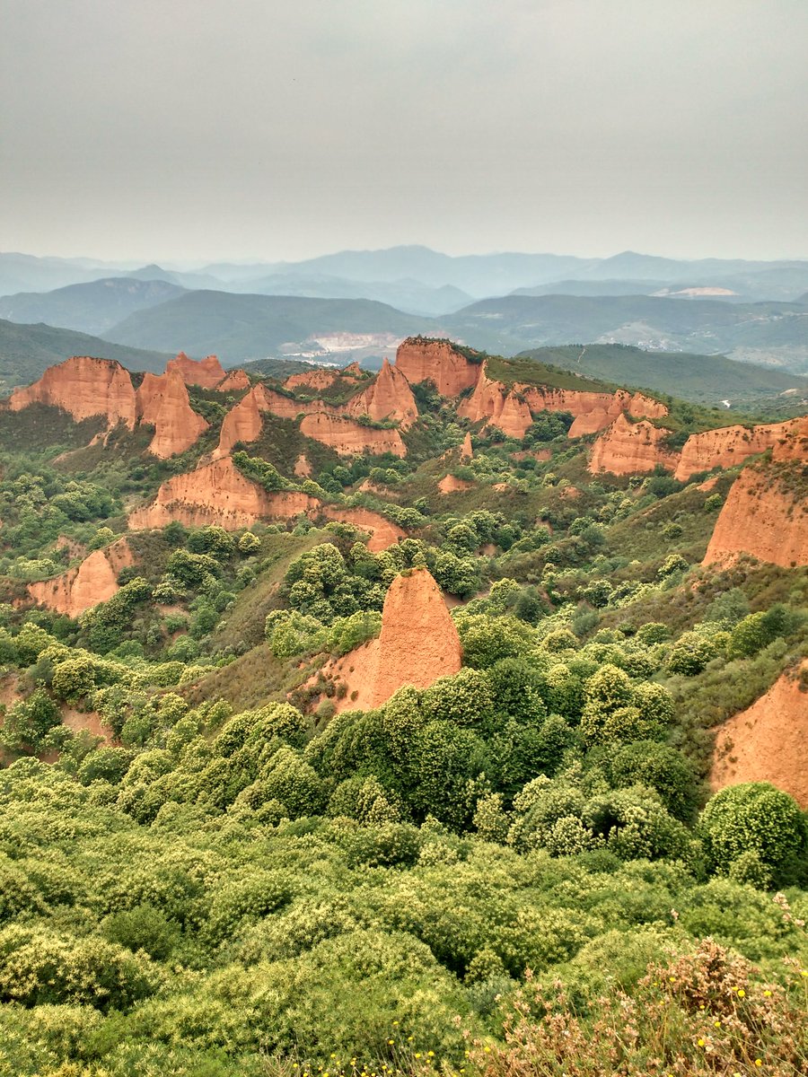 tailormadespain's tweet photo. Las Medulas, a must for all the travellers seeking #history and #amazingviews. absolutely stunning :O https://t.co/b8hFr5dezG