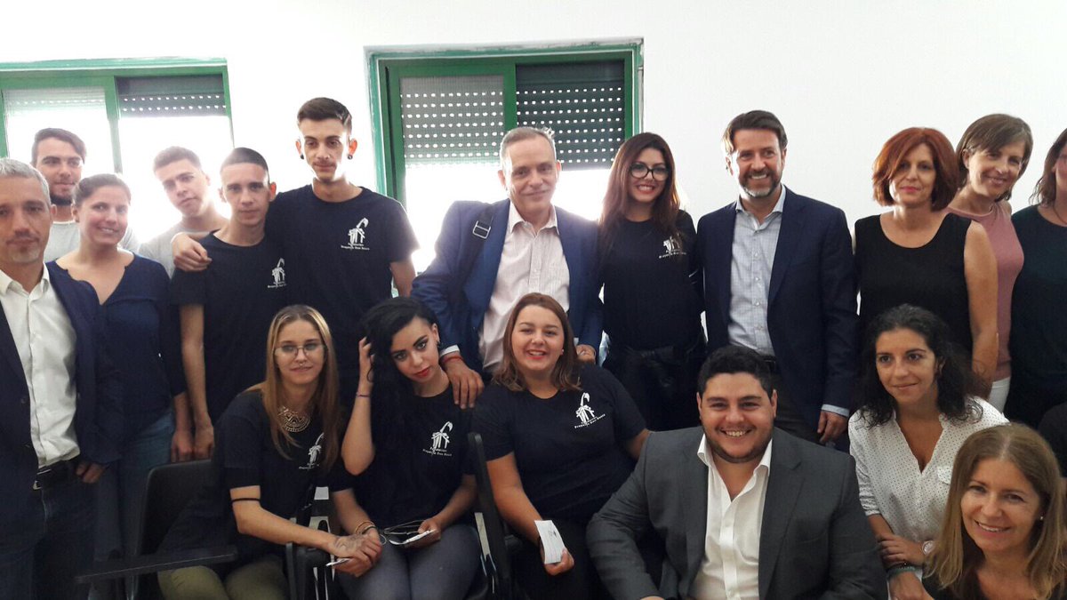 Efraincan's tweet photo. Hoy me siento inmensamente feliz en @fundaciondonbosco porque seguimos trabajando en las Escuelas Prelaborales para la inserción laboral. https://t.co/u6fOzuRkP6