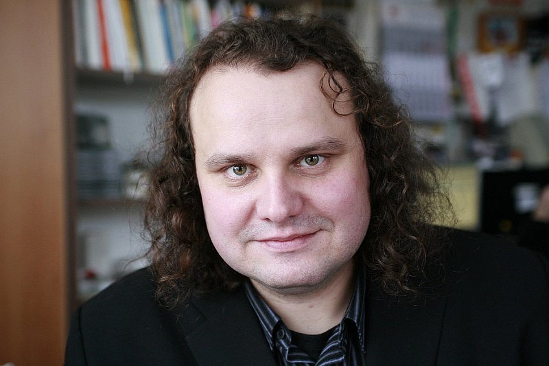 NadaceNeuron's tweet photo. „Hořkej svět“ protektorátní mládeže představil v rámci @sciencecafecz historik Petr Koura. #CenaNeuron https://t.co/oQS8U2VsIi https://t.co/QmcEVSi2qb