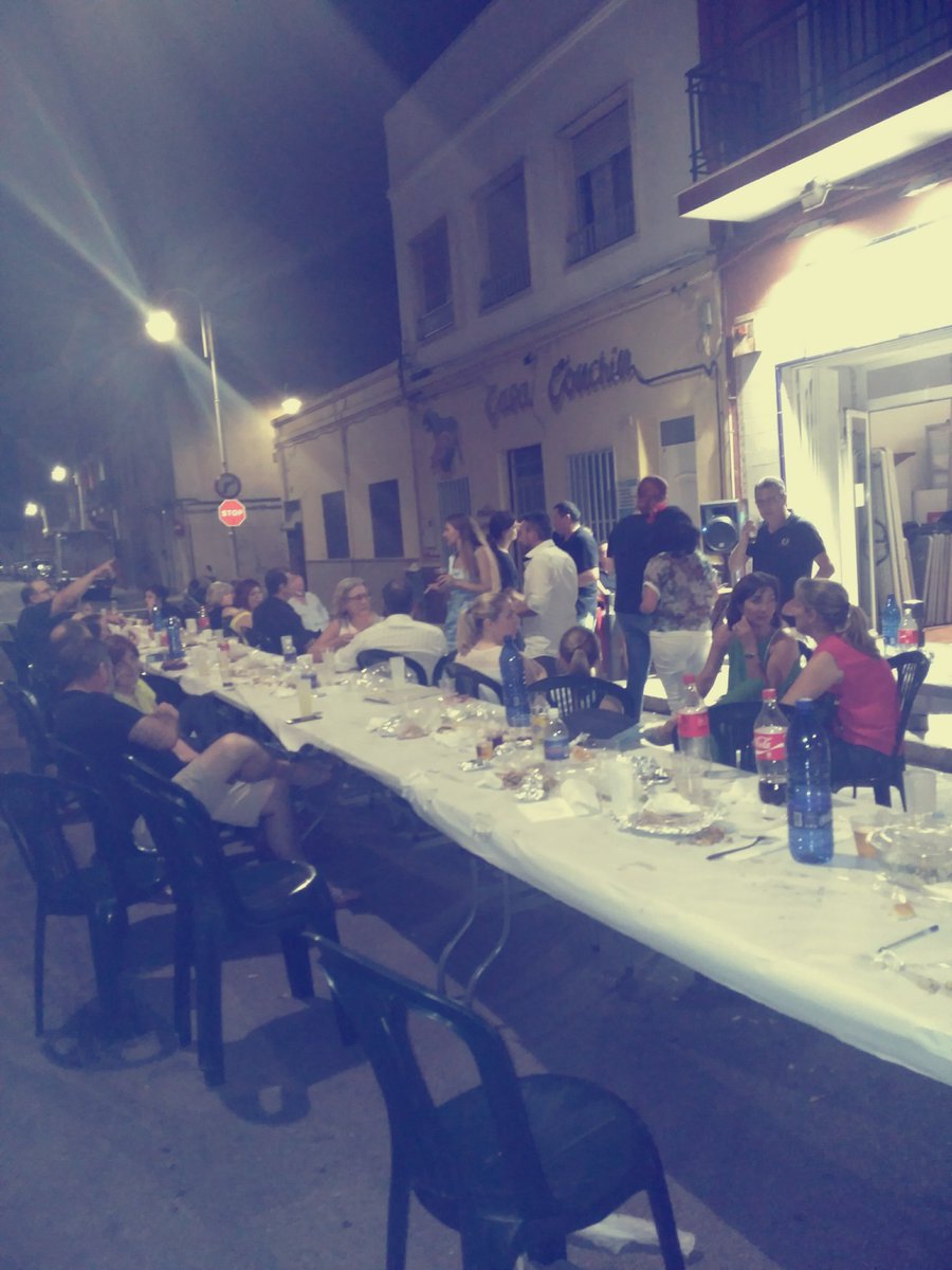 FallaGrau's tweet image. Dissabte vam passar una molt bona nit amb el soparet que vam organitzar!#Femfalla #femcomboi #FallaGrau