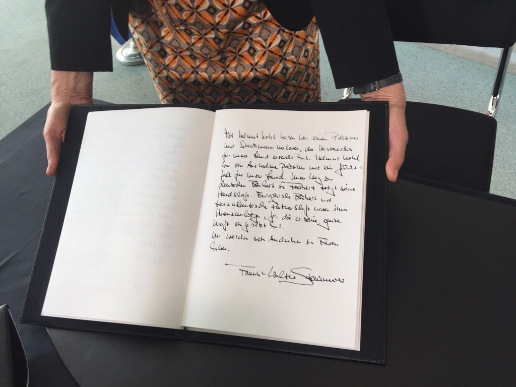 pedalh's tweet photo. Steinmeier bezeichnet Dabei Kohl als "Glücksfall für unser Land", der Historisches für Deutschland erreicht habe https://t.co/F4uoxPlTxx