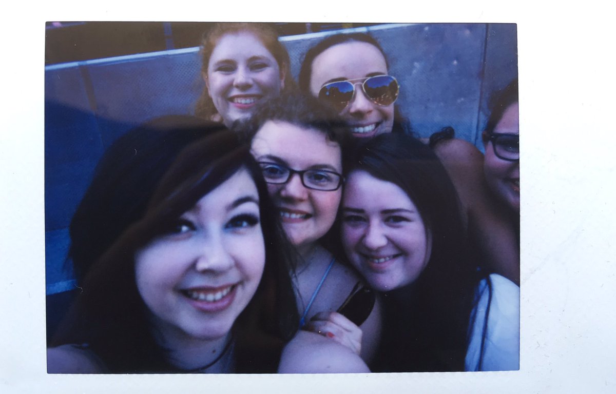 JessJordannn's tweet photo. Summer ball polaroids 📸 #ssb17 https://t.co/3ce9AqnmuC
