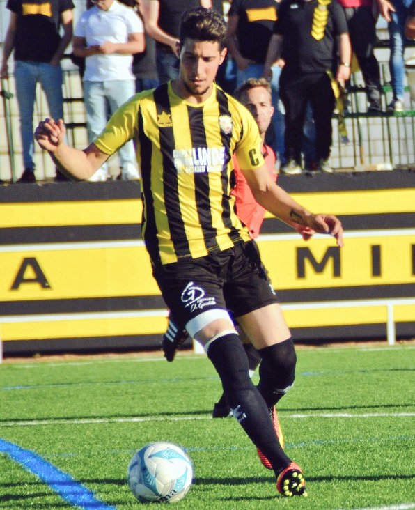 ADLobon's tweet photo. RENOVADO
➡️Pedro Juan Fernández 'PEDRO JUAN'
🐦 @pedrojuan_9_
➡️Cuarta Temporada
P.J 2⃣6⃣
⚽ 1⃣6⃣

El capitán reune experiencia,carácter y gol https://t.co/iAhC1Z6inN