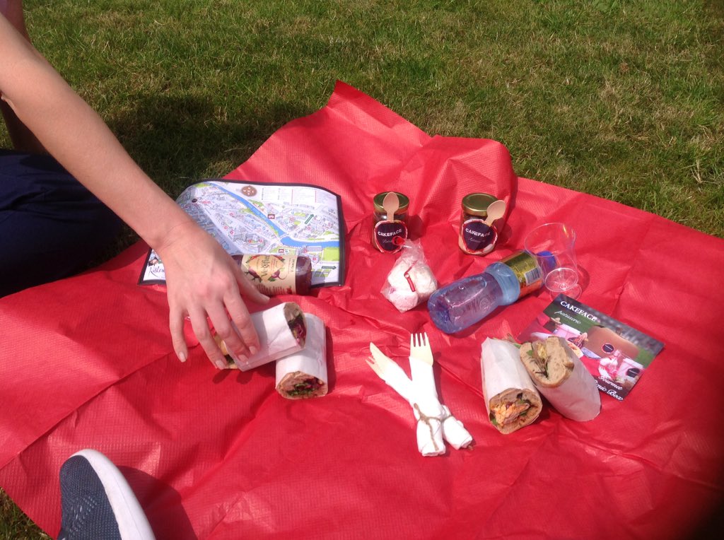 deanstdental's tweet photo. Stunning weather!  No better day for a @cakefacepastry picnic. Just Perfect. https://t.co/9t4skFGFdD