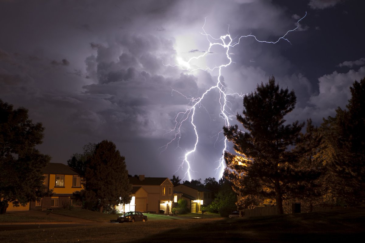 III_EnEspanol's tweet photo. What are the top 10 states for lightning strikes? (#1 will shock you!) #LightningSafetyAwarenessWeek. https://t.co/ZfkjCoAnP9 @lightningkim https://t.co/TnvhPUWJ1A