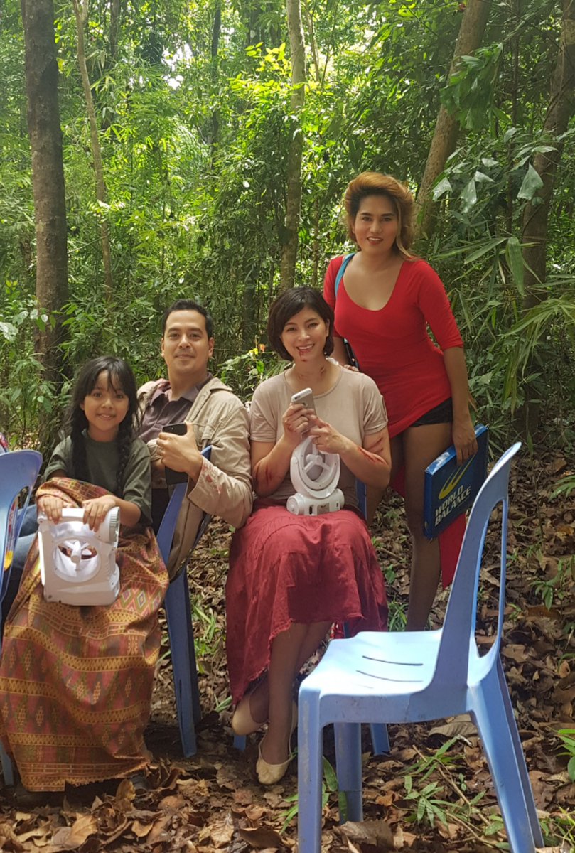 CorraDelarosa's tweet photo. #LaLunaSangreAngSimula watch na!!! https://t.co/SxisCchh22