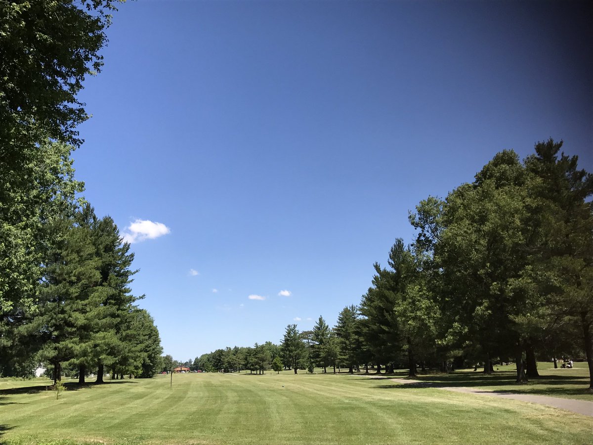 PhilHarrisGC's tweet photo. You know the drill on Monday's.. $20 for 18 holes, includes cart #PHGC https://t.co/7ThE4XFl8b