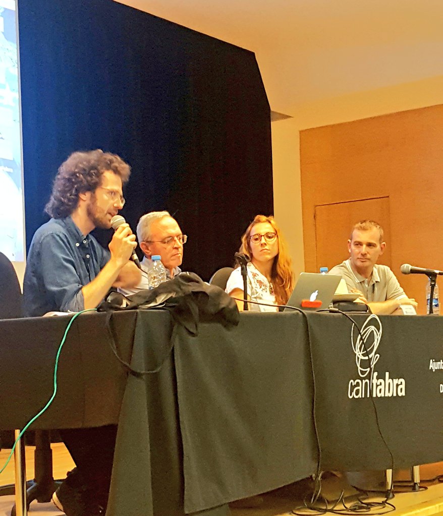 searmoelbelen's tweet photo. En primera fila en la presentación de la #maquinadelmito de #edicioneslamarmotilla de #GinoFrezza  con nuestro @IvanPintorIran y #KikoSaez https://t.co/kLYscORHyA