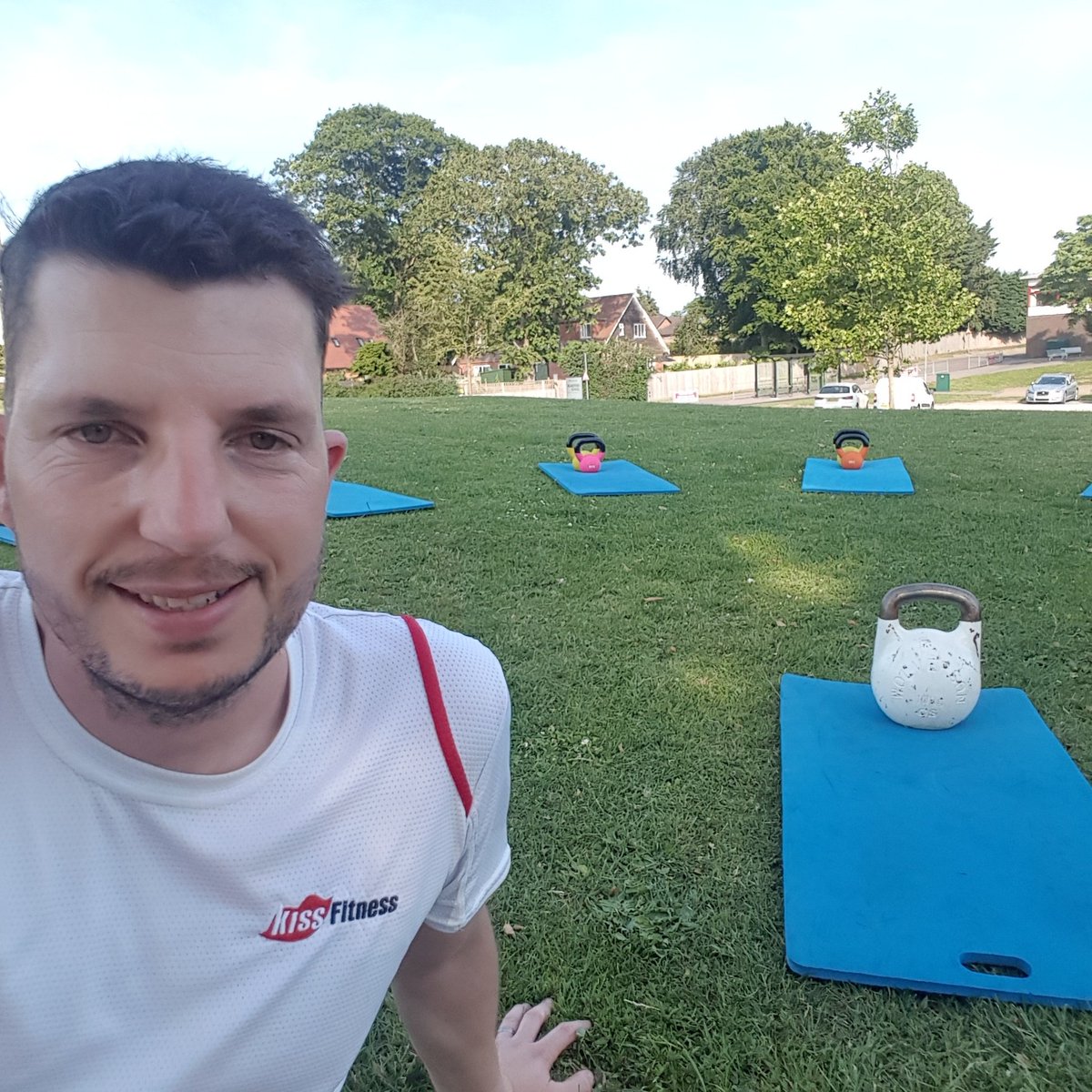 DoctorJeal's tweet photo. On a very warm day we've headed to the cover of shade, refreshingly cool and a light breeze.
#pt #Kettlebells #fitfam #kettlebellclass https://t.co/A9EMCYvIqT