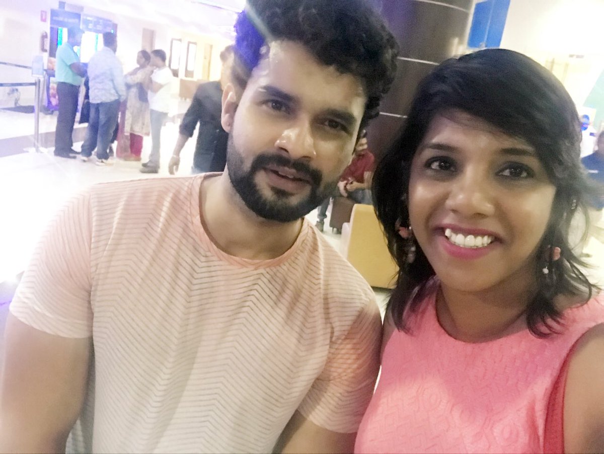 Gulaaabi's tweet photo. #Celebshow #SiliconCity don't miss to watch this wonderful movie.. it's jus brilliant❤️❤️ https://t.co/RGLBoPzcPd