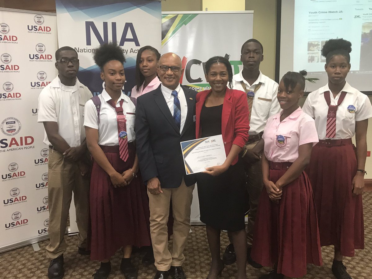 ycwj876's tweet photo. Exec Director of @niajamaica Prof. Trevor Munroe with newly inducted #IntegrityAmbassadors @niajamaica https://t.co/ks3Z3K9LBu