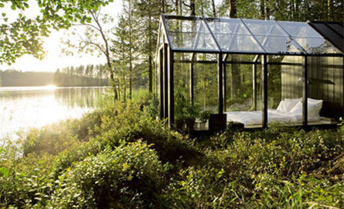 This #Finnish #summer #cottage has become a viral hit. Would you spend a night in this cabin in the midst of woods? iltalehti.fi/asuminen/20170…