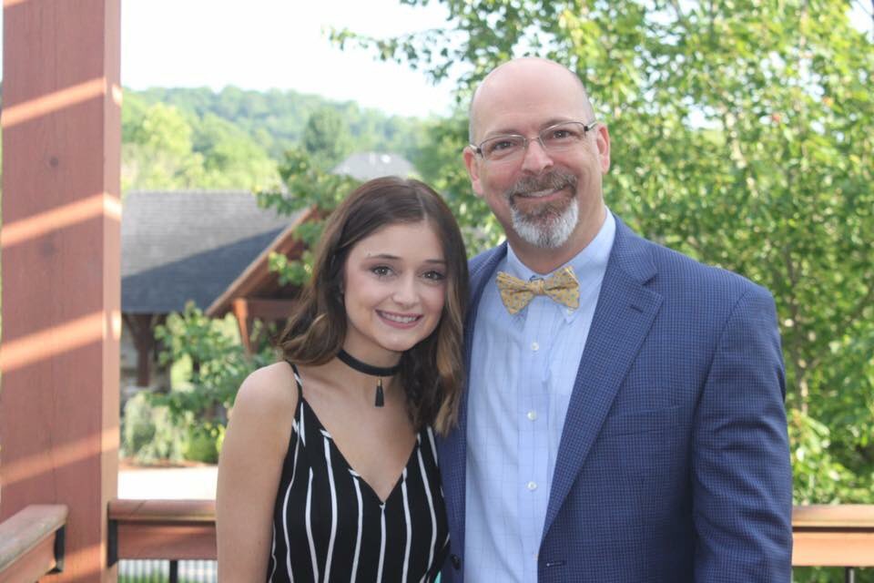 A huge Happy Father's Day and thank you to all our Delta Zeta dads, we love you!! ❤️