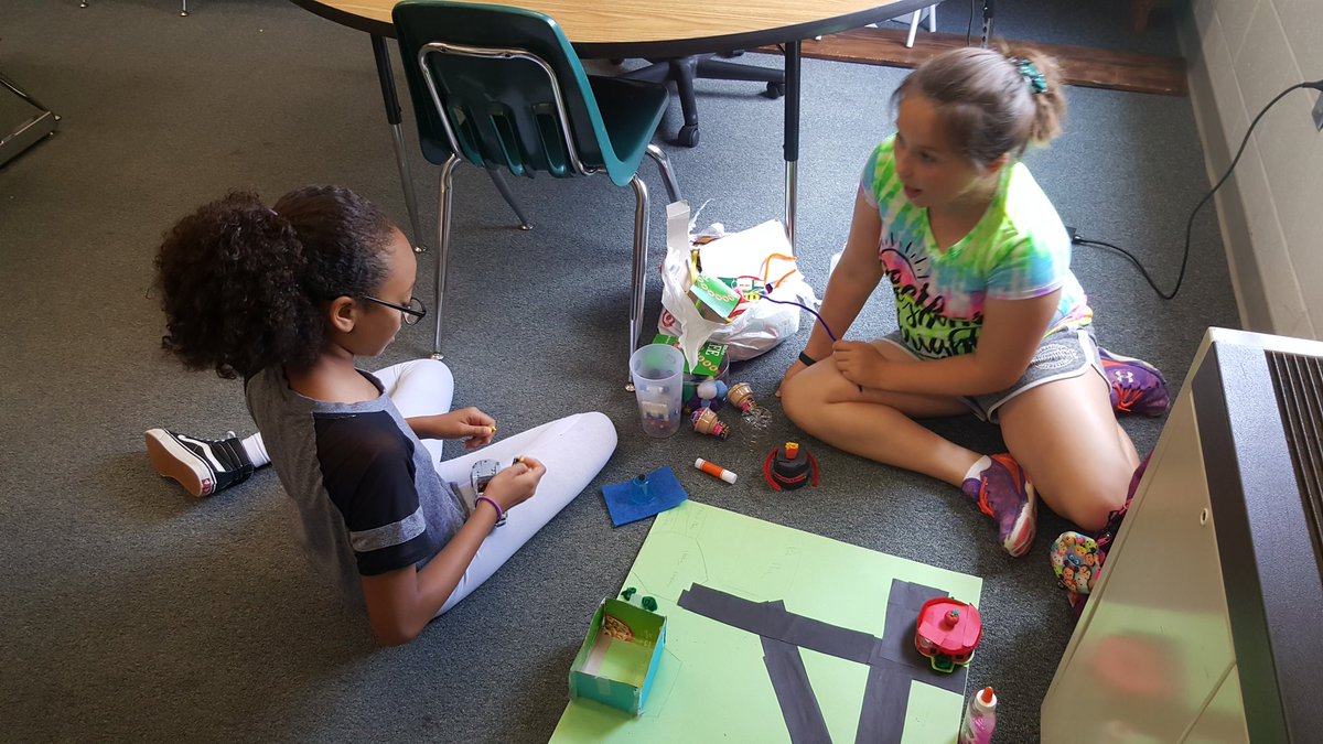 4thGrade_Buzz's tweet photo. 4th grade mathematicians use their knowledge of geometry to design their own towns #HalleyICE https://t.co/UU1iHsng4x