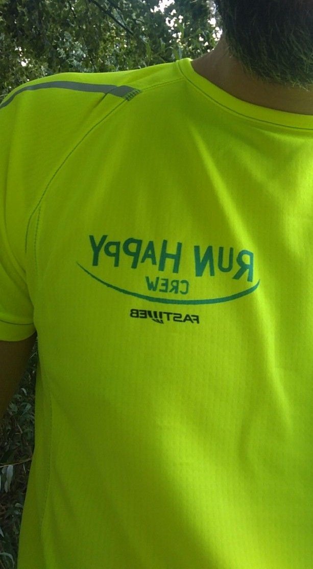 LeSec's tweet photo. #runhappycrew la maglia fa molto fico #befw https://t.co/ODvaOxah4t