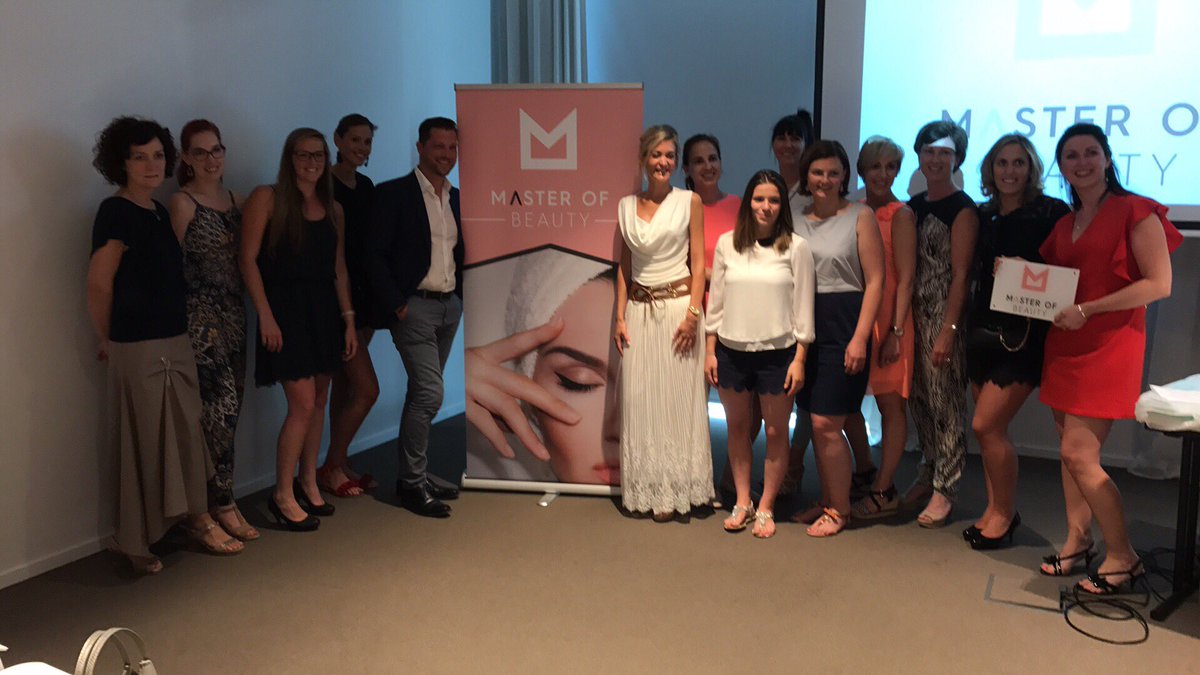 gianniboone's tweet photo. Uitreiking label Master of Beauty: @BureauBoone mocht deze fantastische groep schoonheidspecialistes thuiswijzen in de wereld van #marketing https://t.co/dO5eyIYxhQ