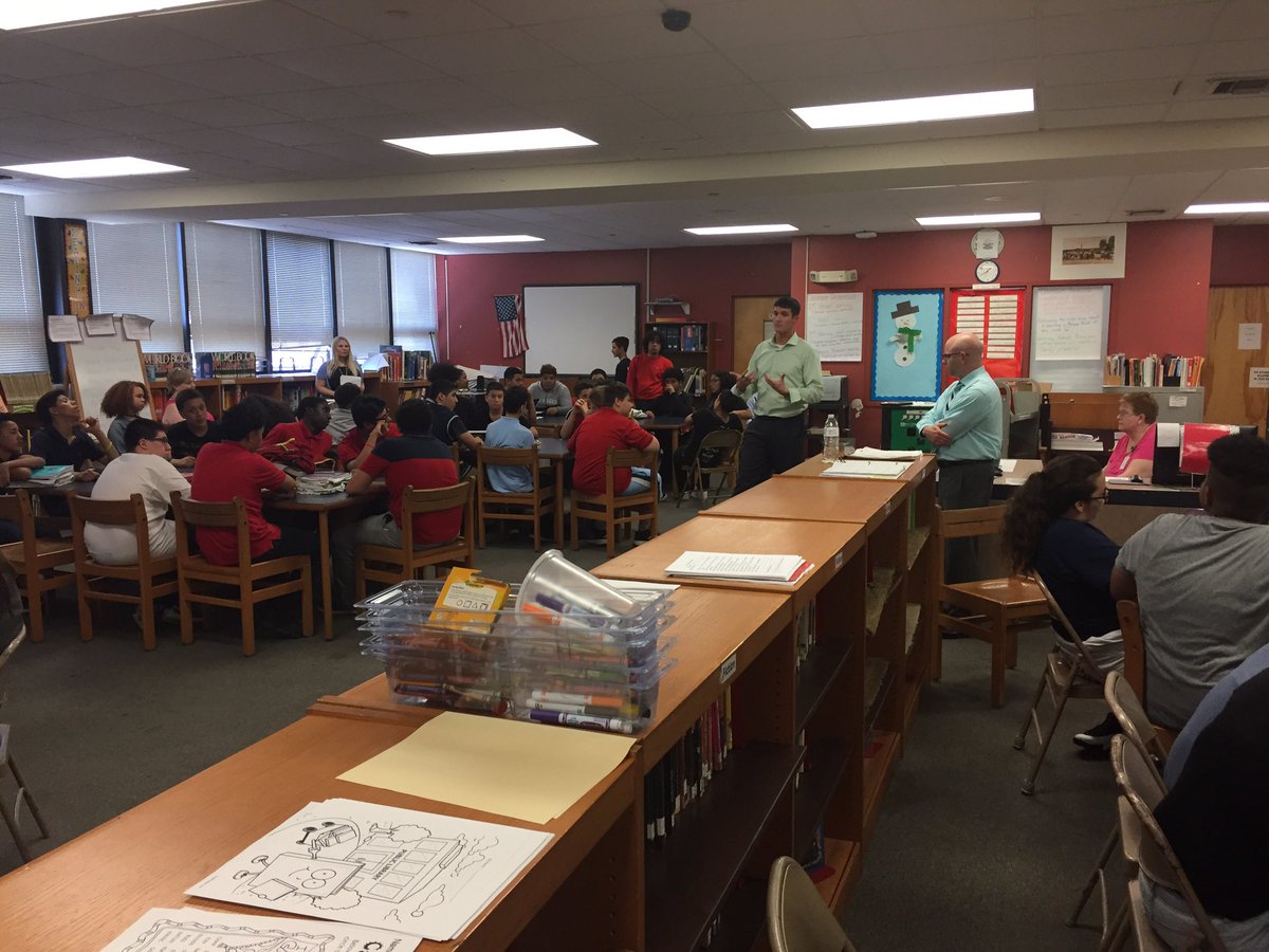 j_santossilva's tweet image. .@CFDragon &amp;amp; @buddycomet explain how this process will influence design of the HS experience #FuseRI @EDDA31372 @HighlanderInst @Calcutt_MS