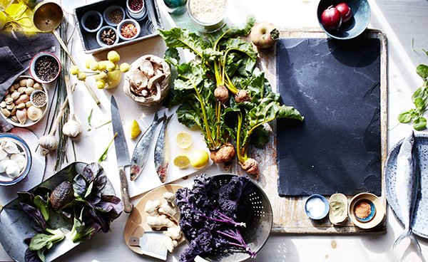 SkinCancerOrg's tweet image. A host of foods may help reduce your skin cancer risk. bit.ly/2slE0WI #skincancer