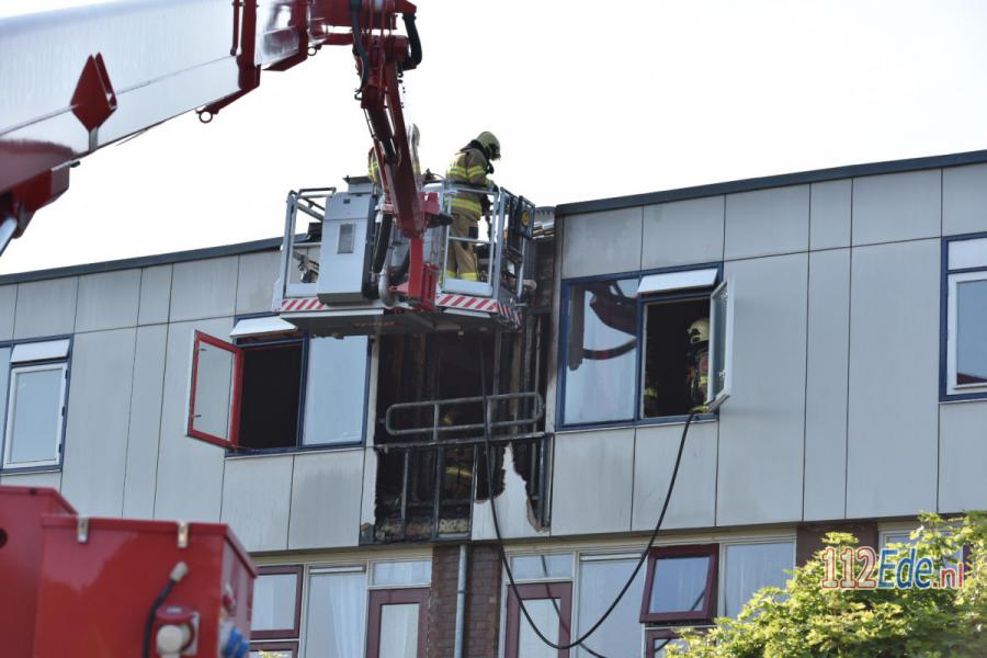 Gewonde bij brand in flatwoning aan de Groevenbeek 112.press/PNVWqz #Ede #112Nieuws https://t.co/zgY8oAgdMx