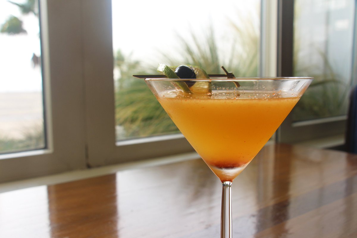 coastbeachsm's tweet photo. A martini to end our Monday? Yes, please! #nationalmartiniday https://t.co/JHFauKxLNJ