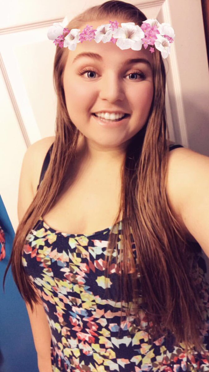 Kristie_C16's tweet photo. Im only 5'3 but don't ever think you'll see me in heels because I can't walk in themππ #shortfemtwitter #issagaygirl https://t.co/TMnMR4OYeZ